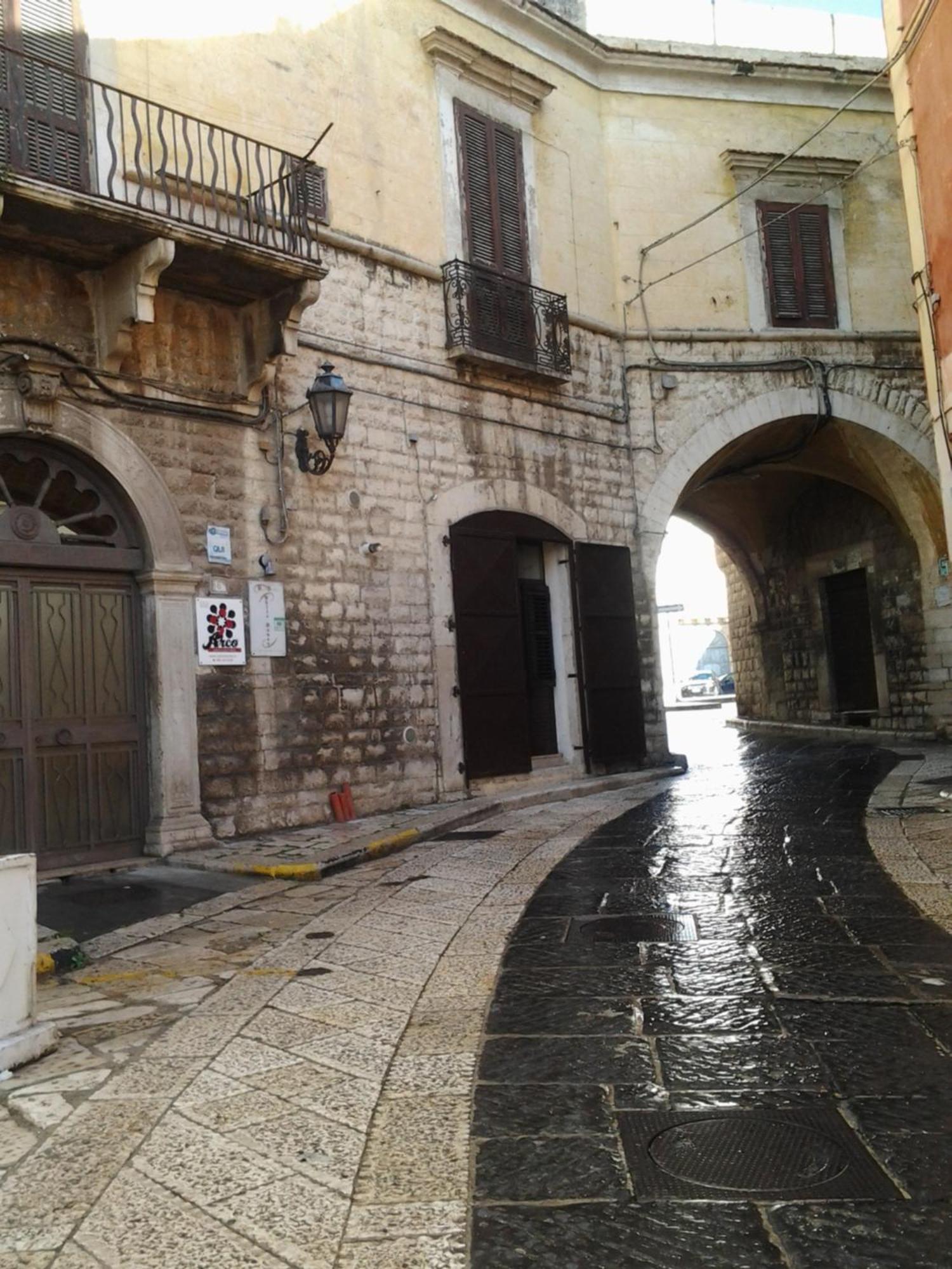 Arco' B&B Trani Cattedrale Екстериор снимка